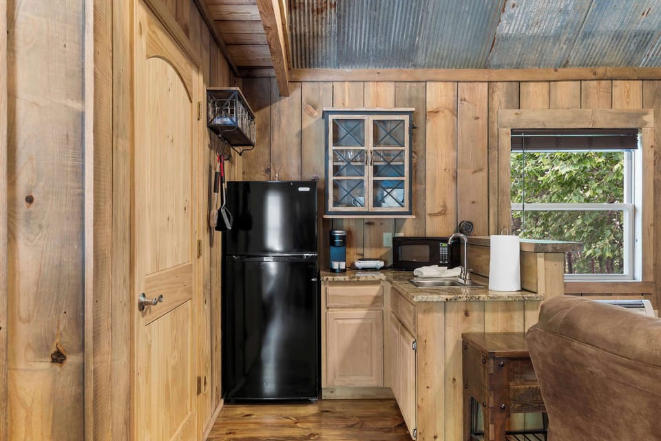 Cabin, 1 Queen Bed with Sofa bed, Hot Tub, Mountain View (Antlers Point) | Private kitchen | Fridge, microwave, coffee/tea maker