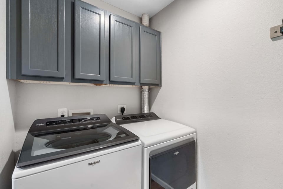 Condo, Multiple Beds, Patio, Garden View (Bigfoots' Bluff Retreat) | Laundry