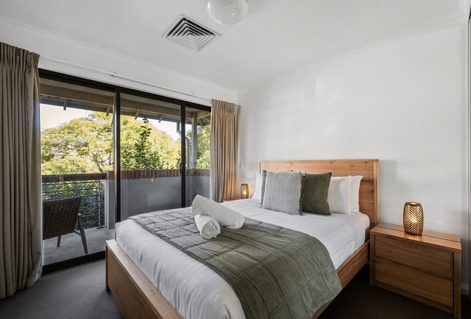 Bedroom 1 - Queen bed and En-suite Bathroom (2nd Floor), Ducted Air-conditioning & Ped Fan