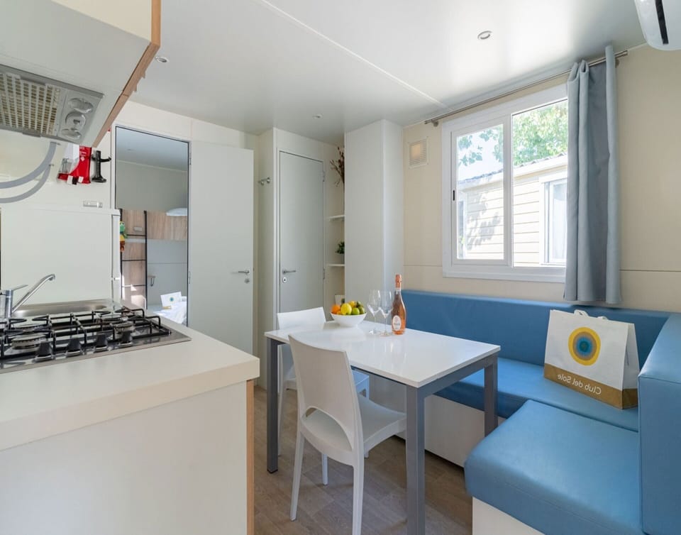 Mobile Home | Dining