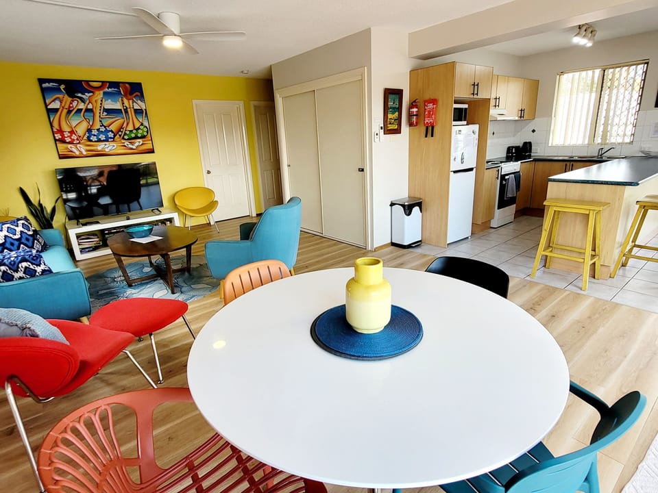 large open plan kitchen, dining and lounge area