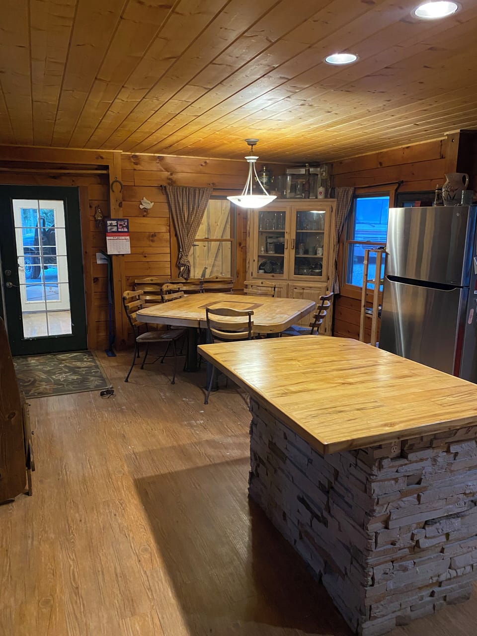 Kitchen/ dining room