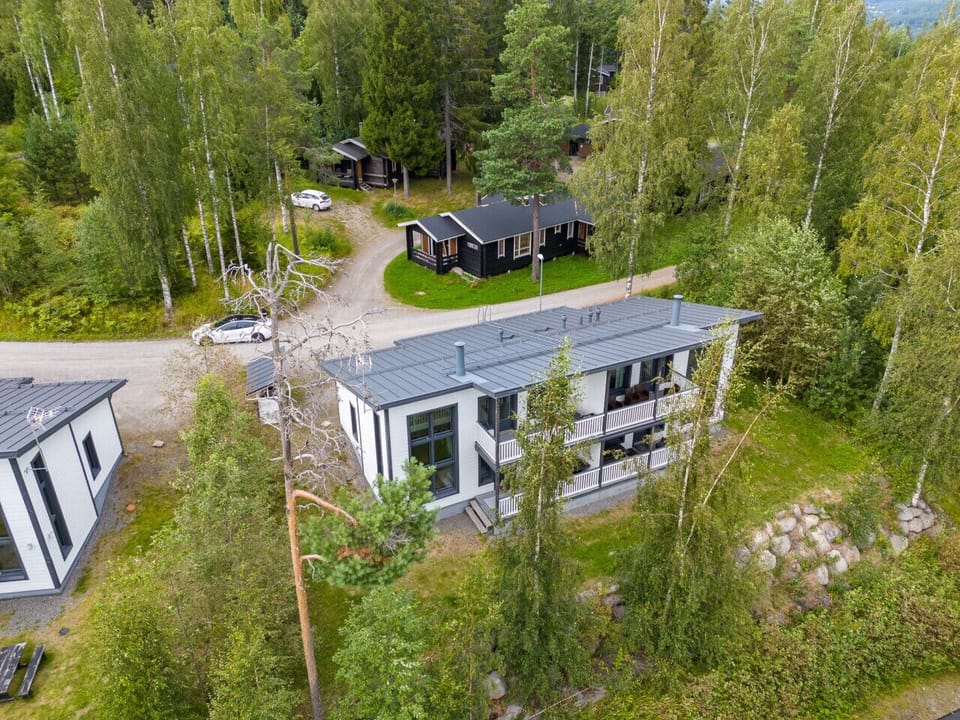 This stunning and modern cabin is located in the top of Riihivuori and next to the ski slopes.