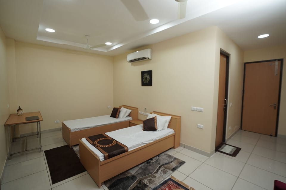 Comfort Double Room | Desk, laptop workspace, free WiFi, bed sheets