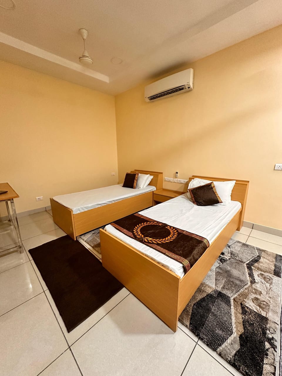 Desk, laptop workspace, free WiFi, bed sheets