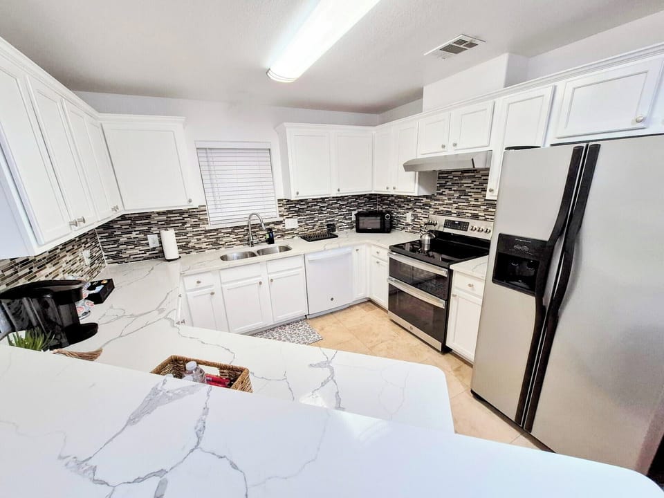Fully Stocked Kitchen