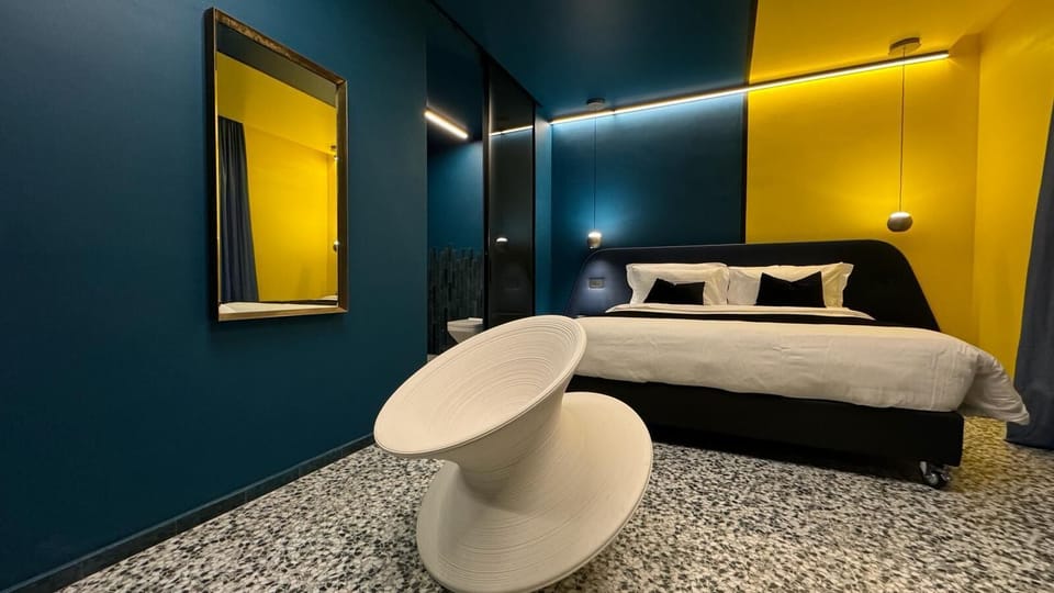 Comfort Room, Courtyard View | In-room safe, blackout drapes, WiFi (free)