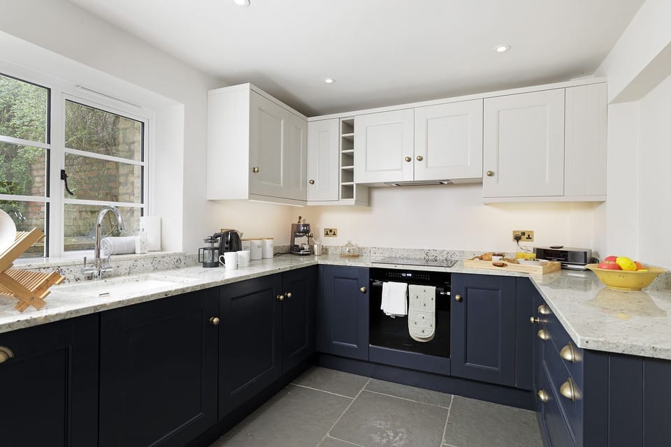 Bank Cottage Kitchen - StayCotswold