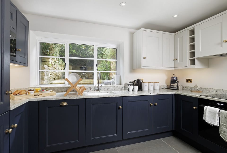 Bank Cottage Kitchen - StayCotswold