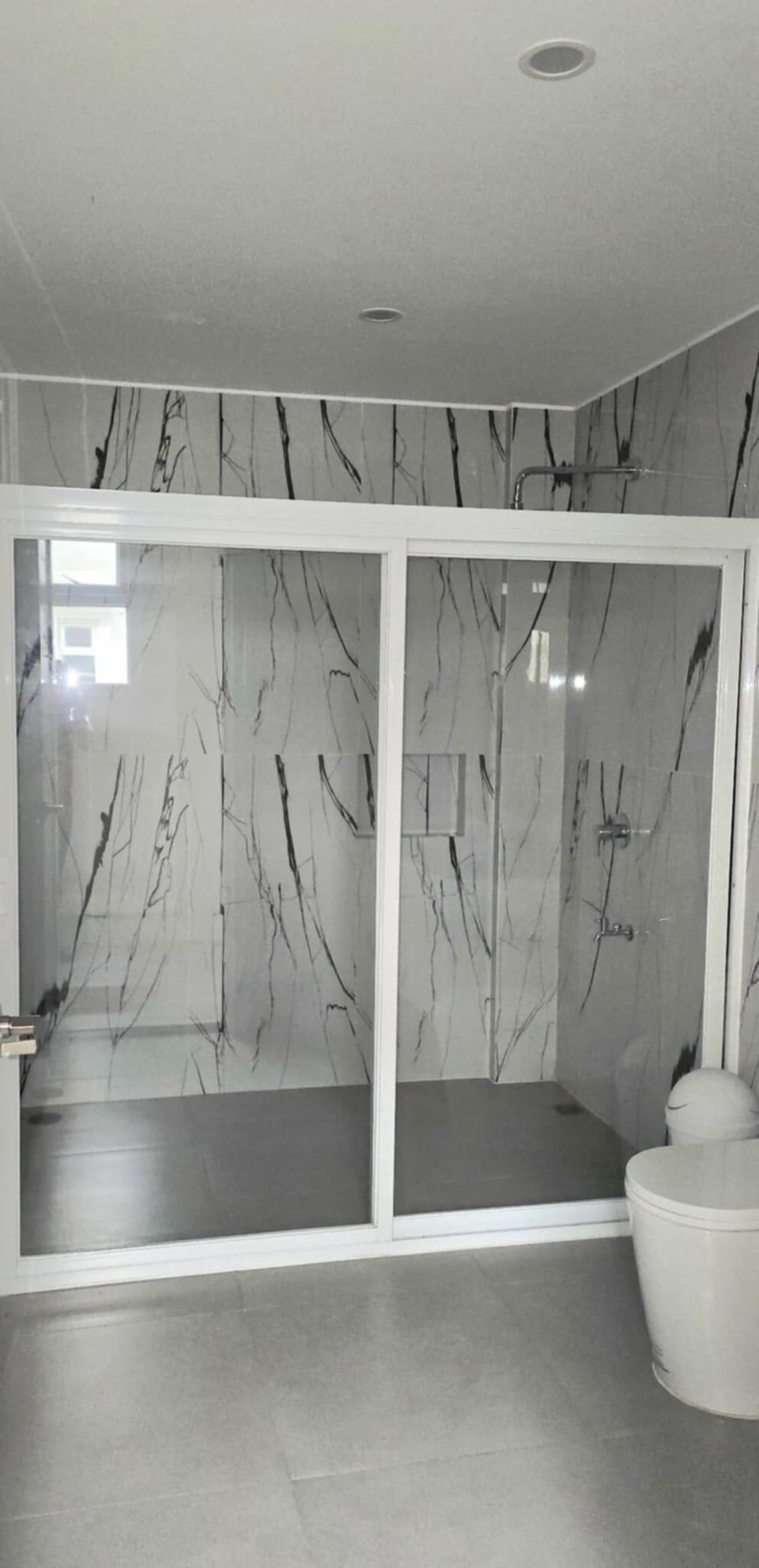 Family Studio Suite, City View | Bathroom | Shower, free toiletries, bidet, towels