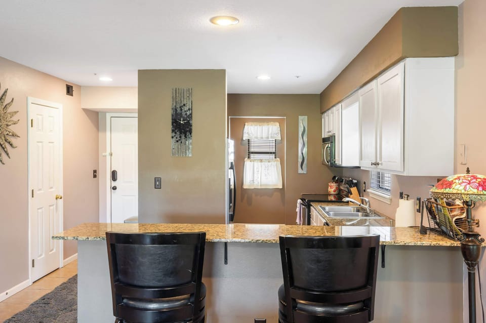 Condo, Multiple Beds, Balcony, Golf View (The Tee Shot) | Interior