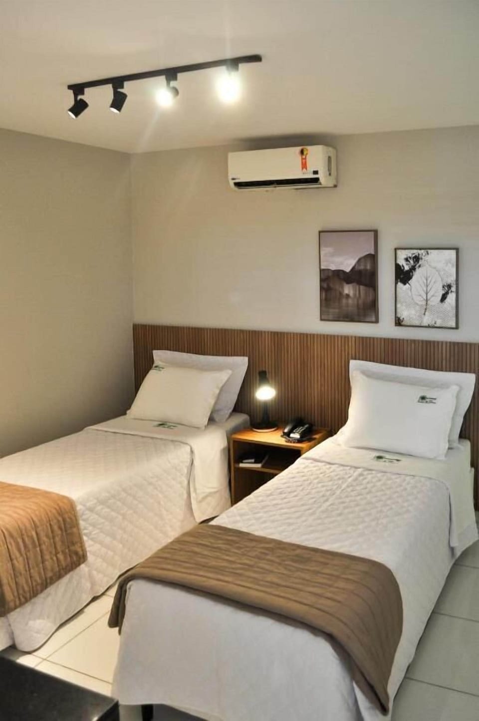 Single Room | Iron/ironing board, free WiFi