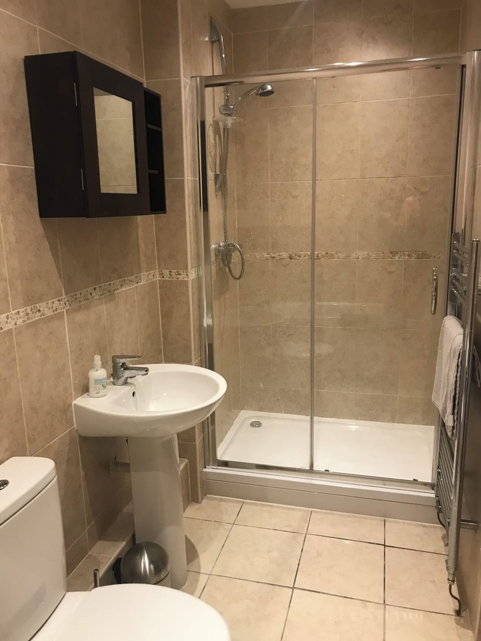 walk in shower in main bathroom