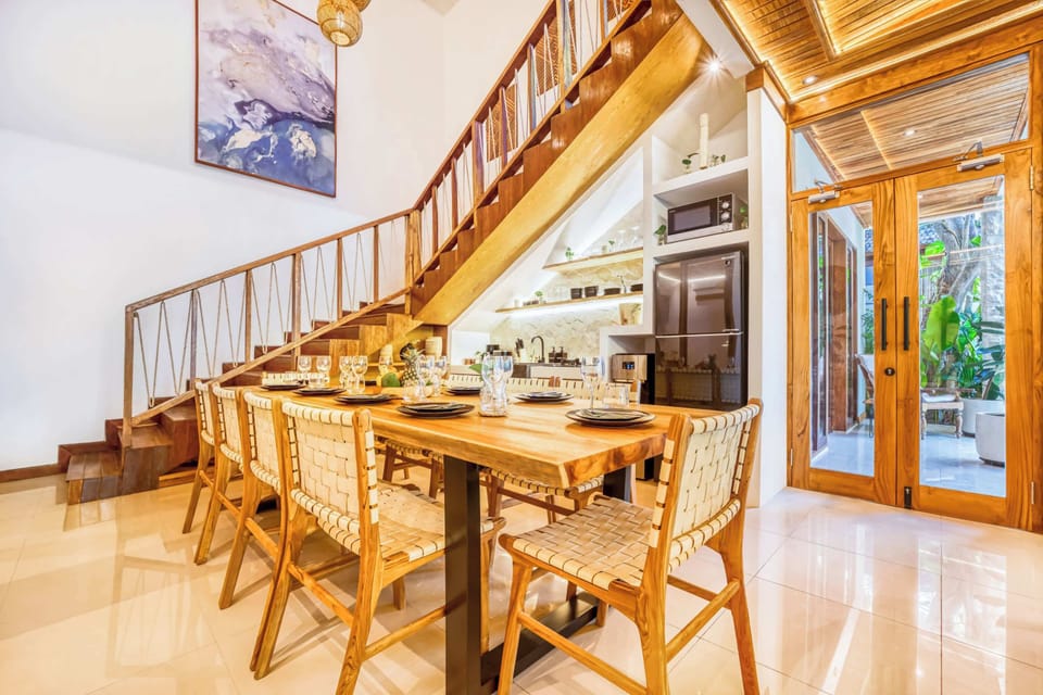 Stylish dining meets modern kitchen in an inviting space