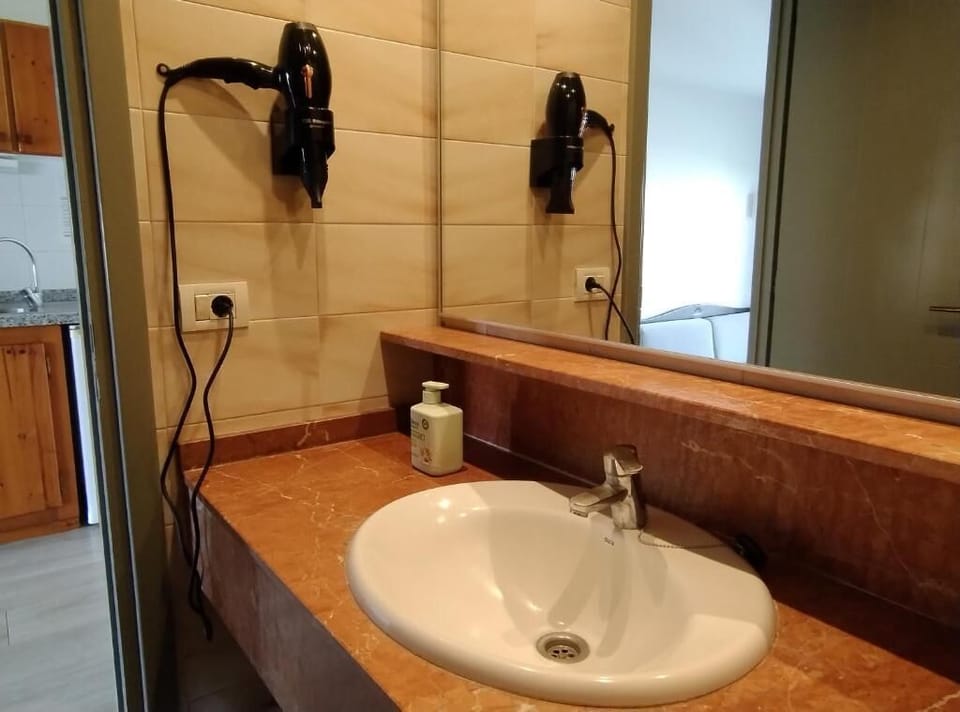 Standard Double Room, Mountain View | Bathroom | Free toiletries, hair dryer, bathrobes, towels