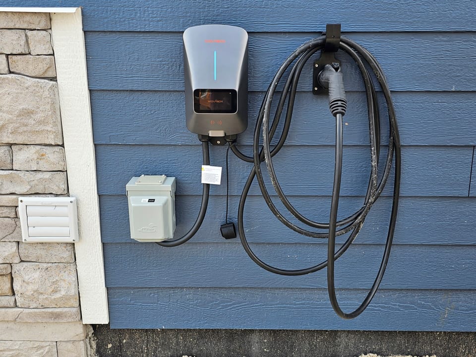 Free Level 2 EV charger on-site for easy overnight charging