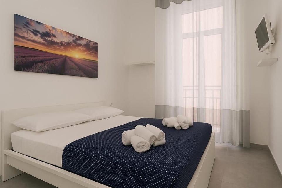 Classic Double Room, Balcony, City View | Desk, free WiFi