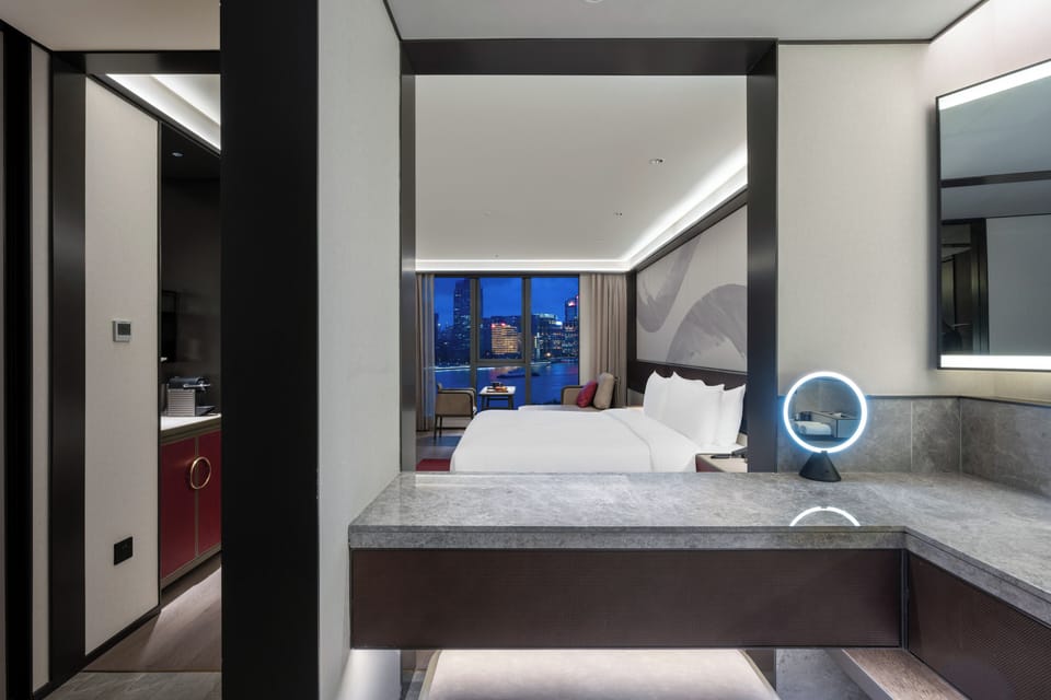 Superior Single Room, Canal View | Premium bedding, down comforters, memory foam beds, free minibar