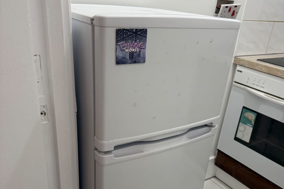 Fridge freezer 