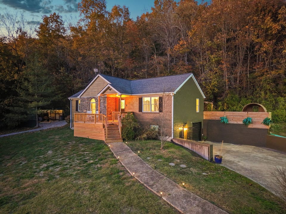 Welcome to The Bourbon Exhale - a beautifully renovated farmhouse. 