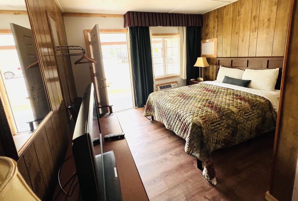 Economy Cabin | Free WiFi, bed sheets