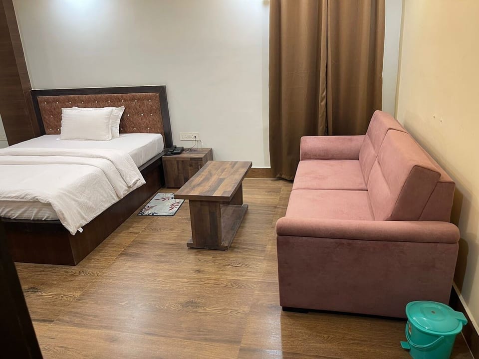 Standard Room | In-room safe, blackout drapes, free WiFi