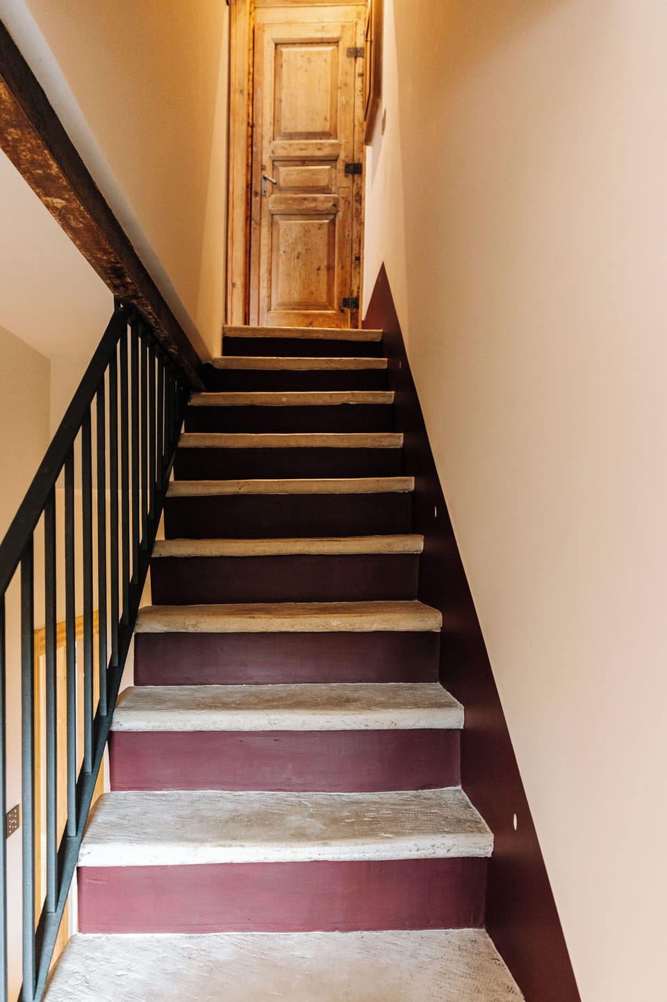 Handrails in stairways