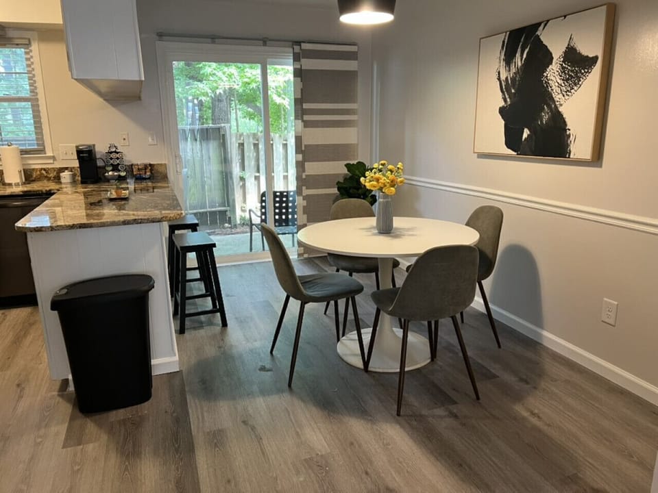 Kitchen - Dining Area