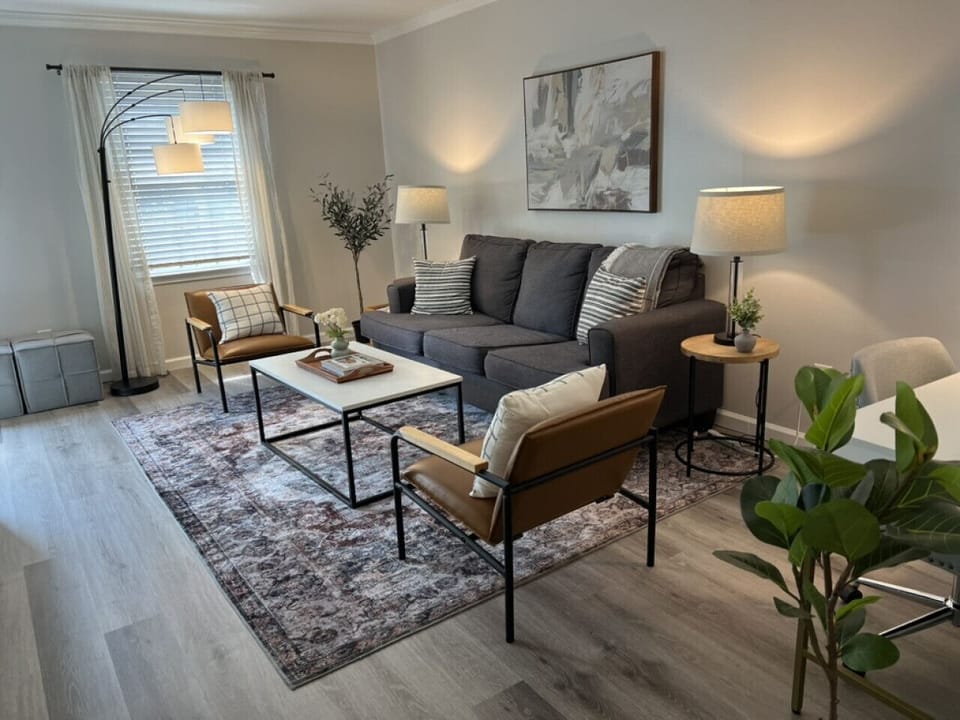 Family room - sleeper sofa & smart TV with digital antenna