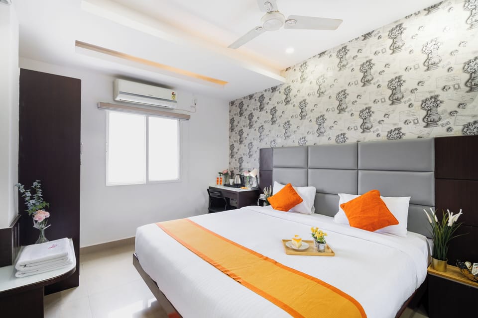 Double Room | Laptop workspace, soundproofing, free WiFi