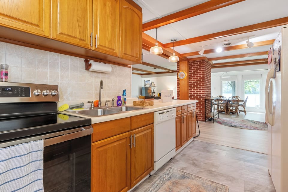 Fully equipped kitchen perfect for family meals