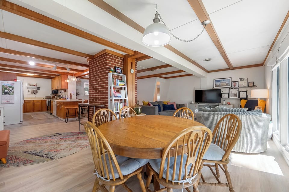 Cozy dining & lounge with rustic charm