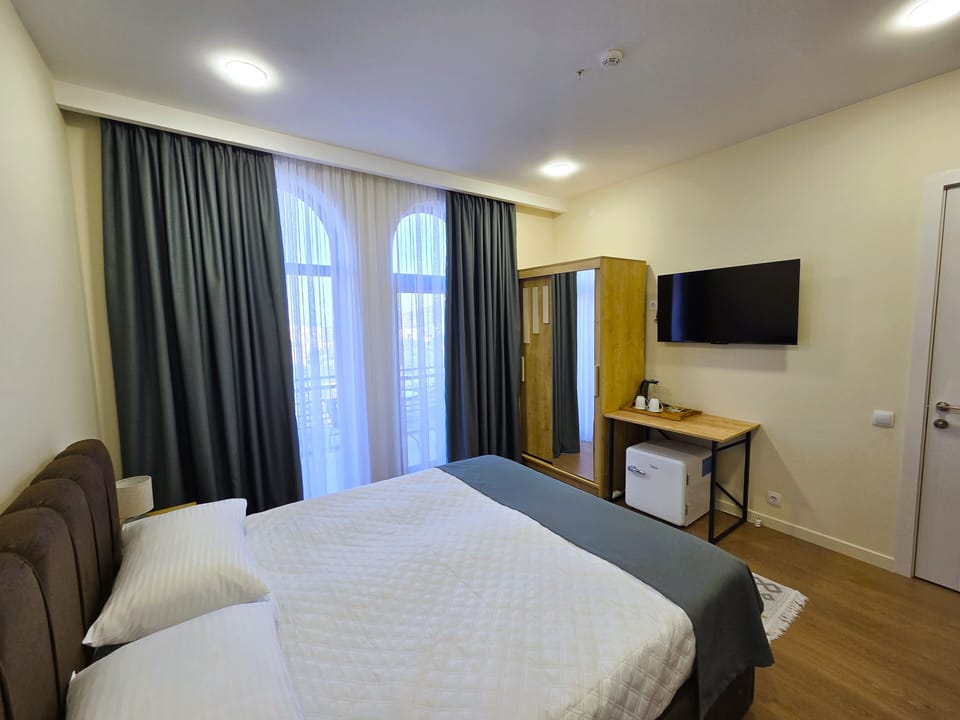 Double Room | Desk, free WiFi