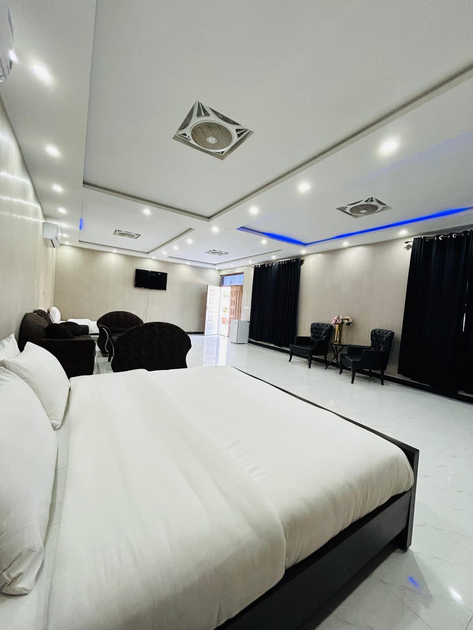 Executive Room | Desk, free WiFi