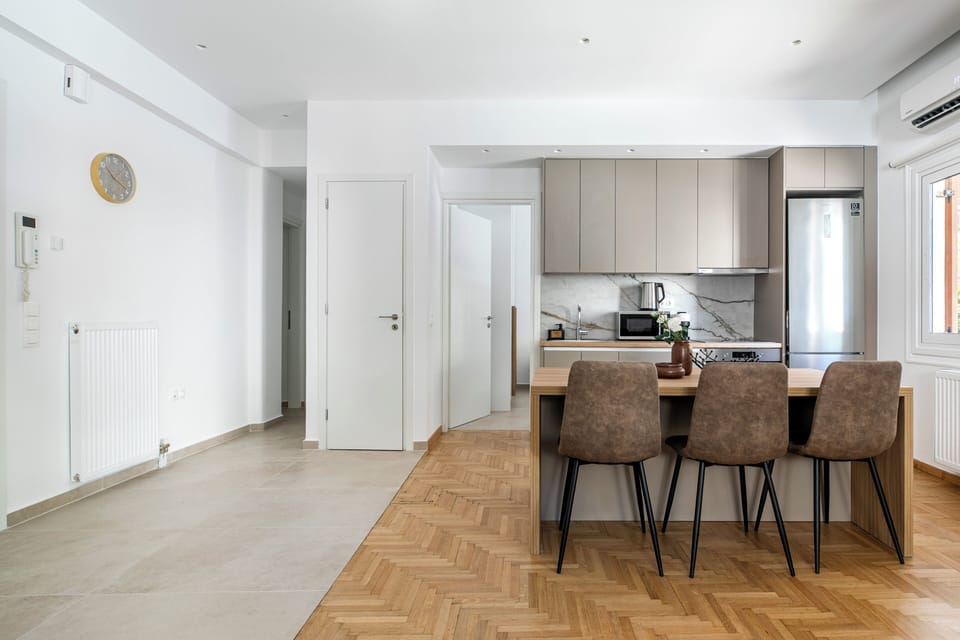 Apartment, 2 Bedrooms, Balcony, City View | In-room dining