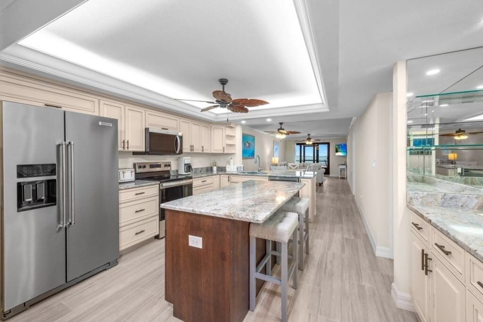 Condo, 3 Bedrooms | Private kitchen