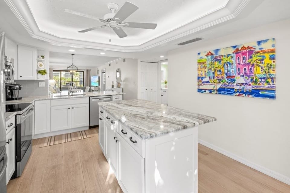 Condo, 2 Bedrooms | Private kitchen