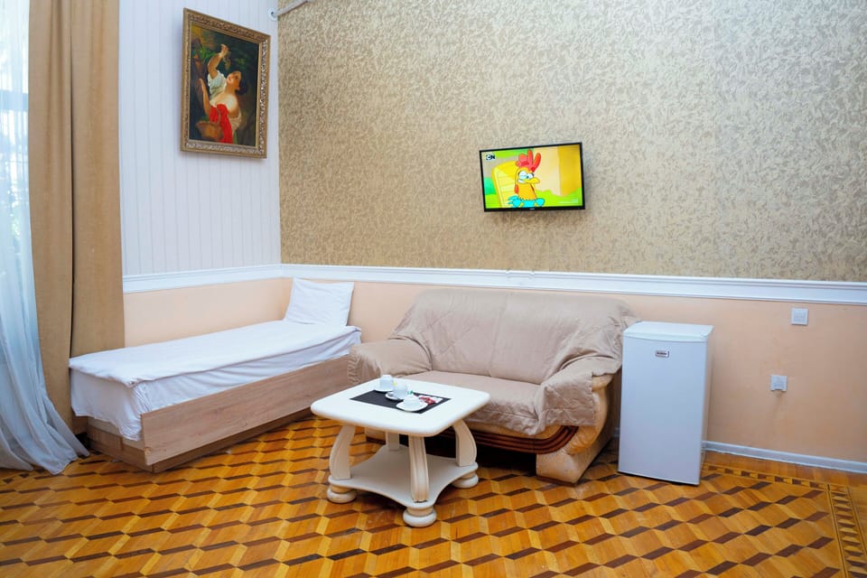 Comfort Triple Room | Iron/ironing board, free WiFi