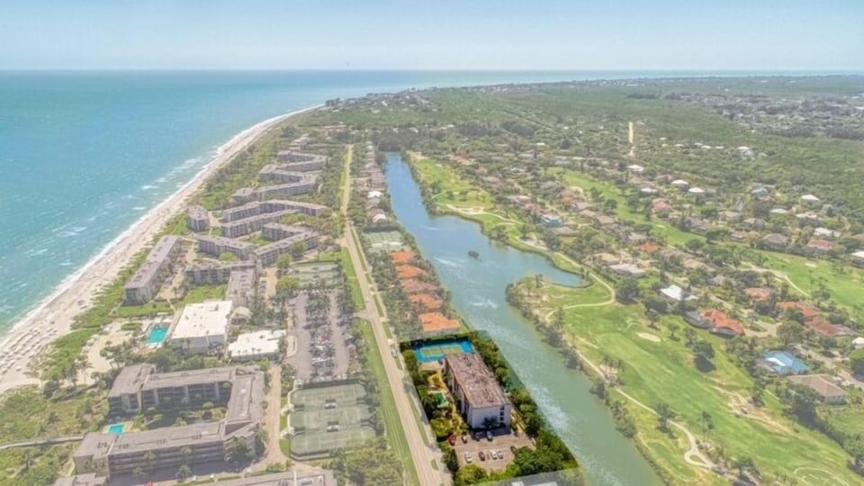 Condo, 2 Bedrooms | Aerial view