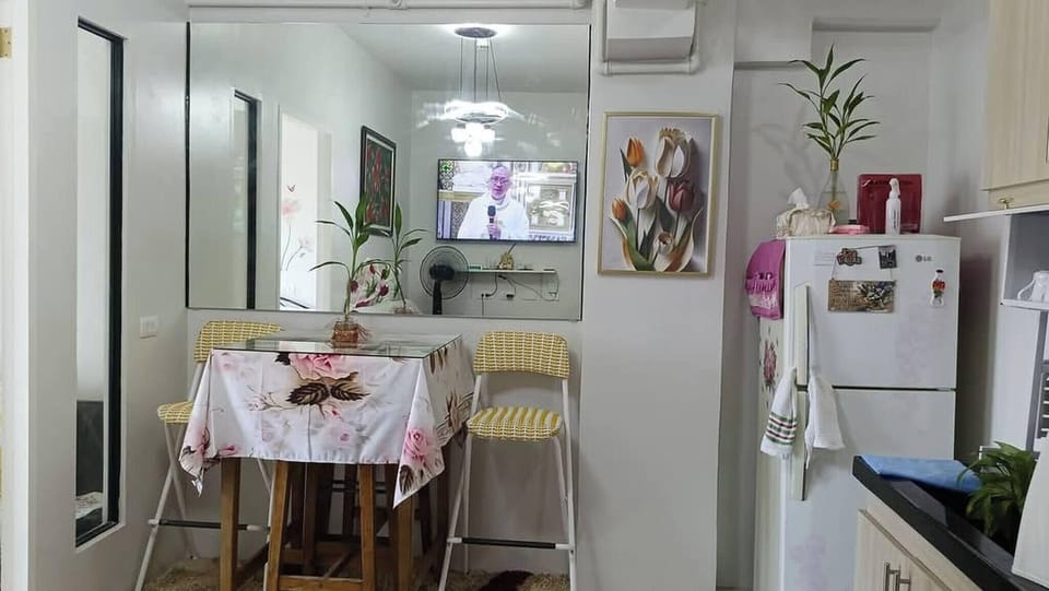 Condo, 1 Bedroom, Accessible, Balcony | Dining room