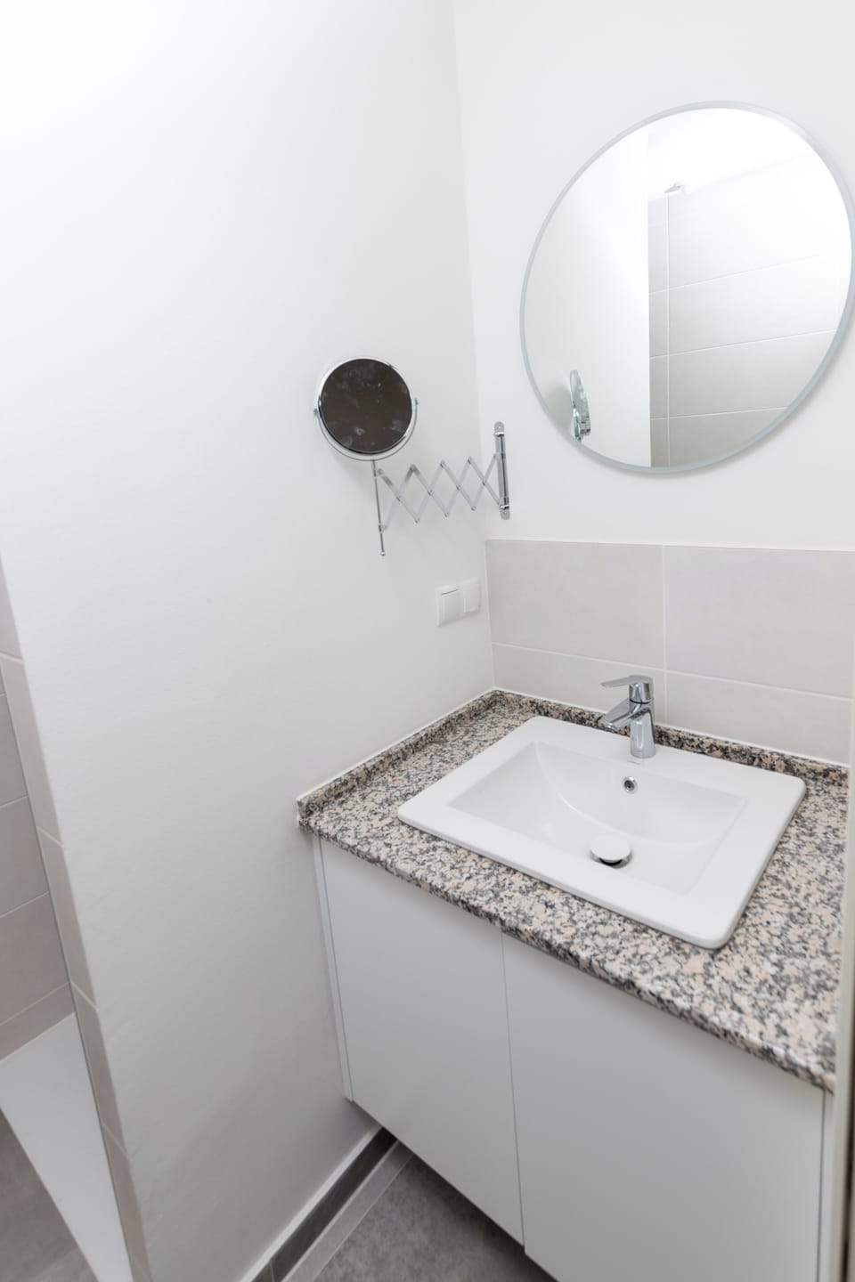 Bathroom includes shampoo, body wash, and plush towels for your stay.