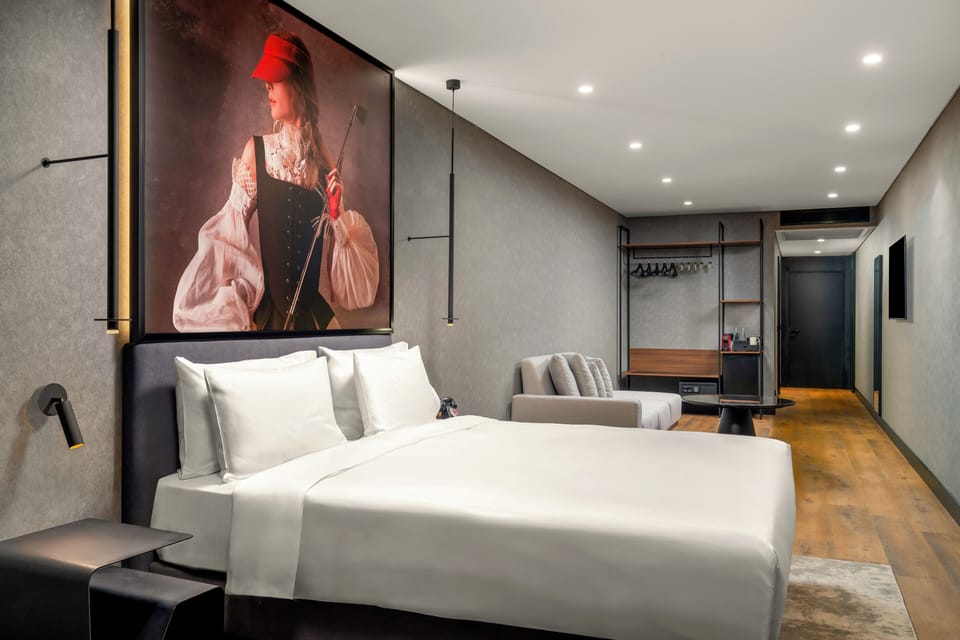 Junior Suite | Premium bedding, down comforters, free cribs/infant beds, bed sheets