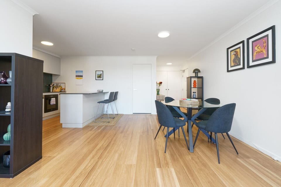 Bright, clean space perfect for breakfast, dinner, or casual snacks