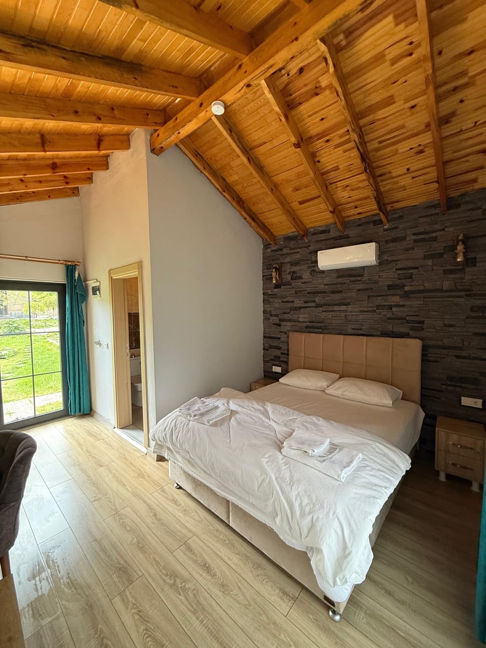 Standard Double Room | Desk, laptop workspace, WiFi (free)
