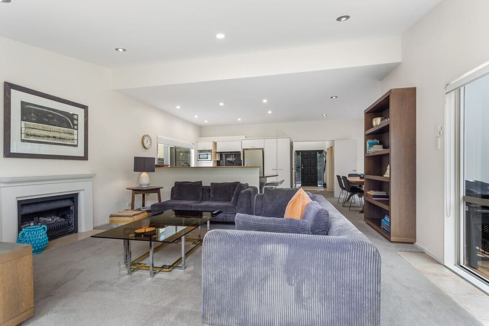 Spacious Lounge with heat pump