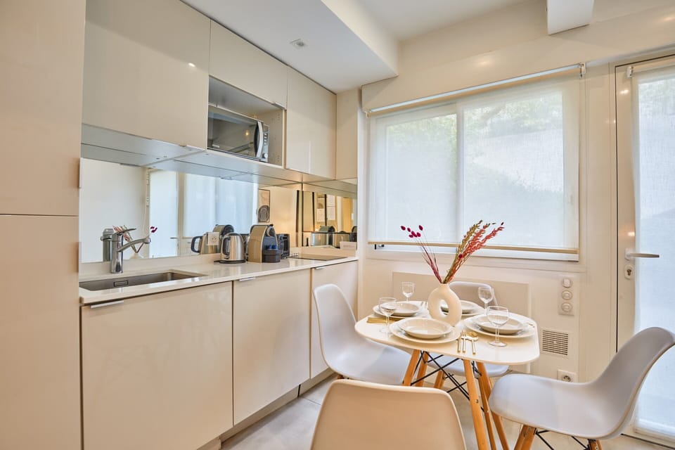 Apartment | Dining