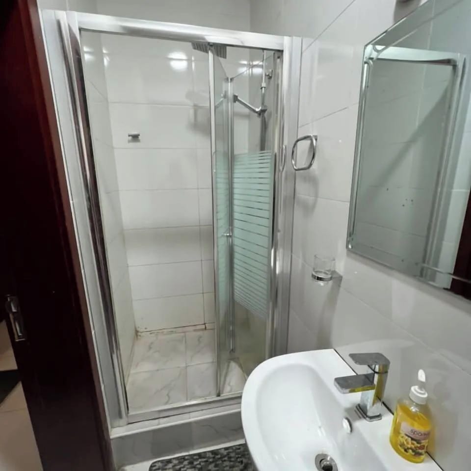Junior Room, Balcony, City View | Bathroom | Free toiletries, hair dryer, towels, soap