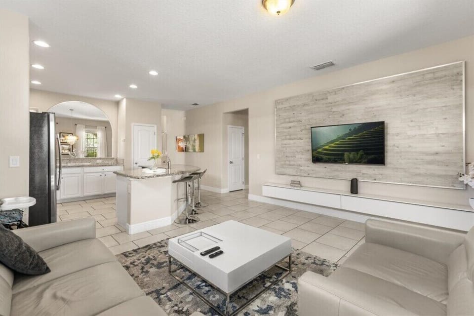 5144OakbourneAvenue03