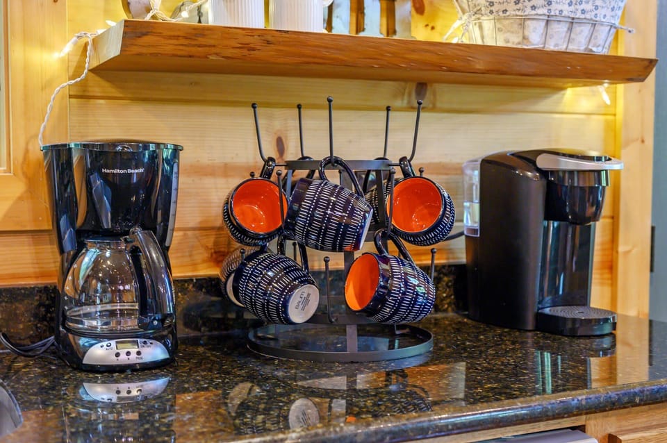 Cabin, Multiple Beds, Hot Tub, Mountain View (Summer Moon Lodge) | Private kitchen | Fridge, microwave, coffee/tea maker