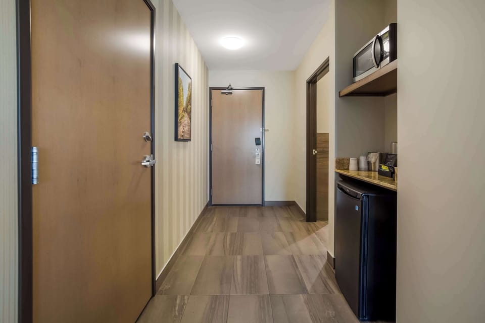 Room, 2 Queen Beds, Accessible, Non Smoking | Premium bedding, pillowtop beds, in-room safe, desk